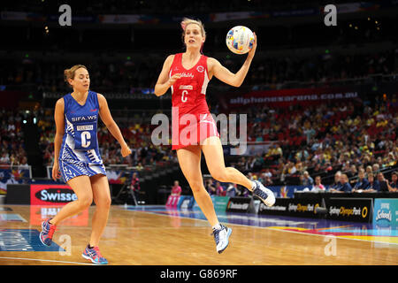 Die Engländerin Sara Bayman während des 2015 Netball World Cup, Pool B Spiels in der Allphones Arena, Sydney. Stockfoto