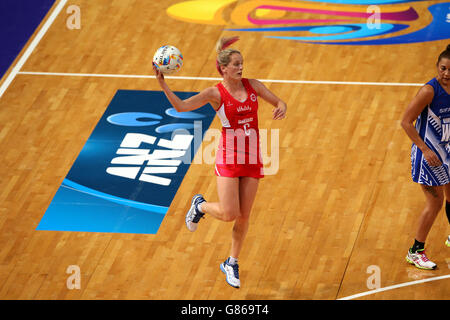 Die Engländerin Sara Bayman während des 2015 Netball World Cup, Pool B Spiels in der Allphones Arena, Sydney. Stockfoto