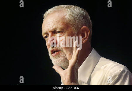 Der Anwärter der Gewerkschaftsführung Jeremy Corbyn während einer Wahlkampfveranstaltung im Edinburgh International Conference Centre in Edinburgh. Stockfoto