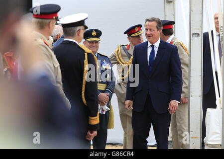 Premierminister David Cameron bei der Horse Guards Parade in London während des Nationalen Gedenkdienstes und des Drumhead Service anlässlich des 70. Jahrestages des VJ Day. Stockfoto