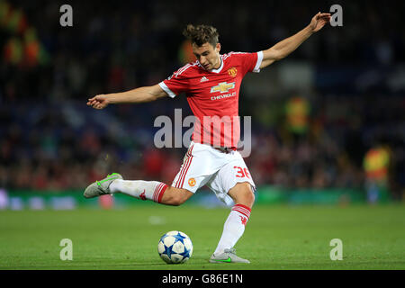 Matteo Darmian von Manchester United während des UEFA Champions League Qualifying, Play-Off im Old Trafford, Manchester. DRÜCKEN SIE VERBANDSFOTO. Bilddatum: Dienstag, 18. August 2015. Siehe PA-Story SOCCER man Utd. Das Foto sollte lauten: Nick Potts/PA Wire Stockfoto