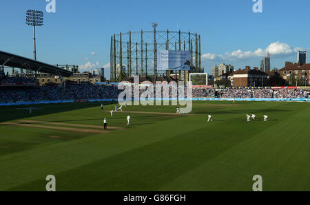 Cricket - Fünfter Investec Ashes Test - England gegen Australien - Tag drei - das Kia Oval. Der englische Kapitän Alastair Cook schlägt am dritten Tag des fünften Investec Ashes-Tests im Kia Oval, London. Stockfoto