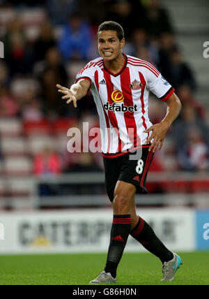 Fußball - Capital One Cup - zweite Runde - Sunderland gegen Exeter City - Stadion des Lichts. Jack Rodwell von Sunderland schreit während des zweiten Spiels des Capital One Cup im Stadium of Light in Sunderland nach dem Ball. Stockfoto