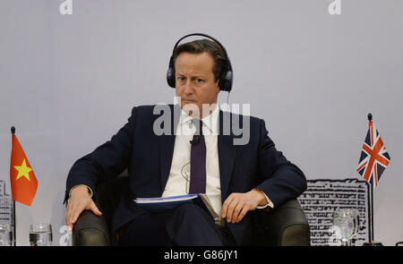 Premierminister David Cameron leitet ein Treffen mit führenden Wirtschaftsvertretern in Ho-Chi-Minh-Stadt, wo er als erster britischer Führer Vietnam besucht hat. Stockfoto