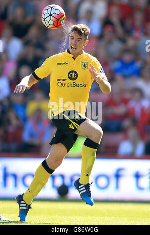 Fußball - Barclays Premier League - Bournemouth gegen Aston Villa - Vitality Stadium. Ciaran Clark, Aston Villa Stockfoto