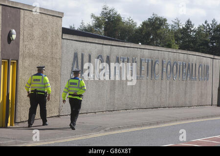 Eine allgemeine Außenansicht des Recreation Park vor dem Ladbrokes Scottish Championship-Spiel zwischen Alloa und den Rangers. DRÜCKEN SIE VERBANDSFOTO. Bilddatum: Sonntag, 16. August 2015. Siehe PA Geschichte FUSSBALL Alloa. Bildnachweis sollte lauten: Jeff Holmes/PA Wire. Stockfoto