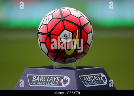 Fußball - Barclays Premier League - Newcastle United / Southampton - St James' Park. Offizieller Nike Ordem Match Ball Stockfoto
