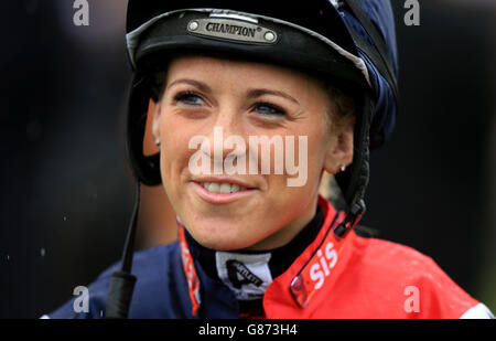 Pferderennen - Feiertagswochenende - Erster Tag - Goodwood Racecourse. Jockey Sammy Jo Bell am ersten Tag des Feiertagswochenendes auf der Goodwood Racecourse. Stockfoto