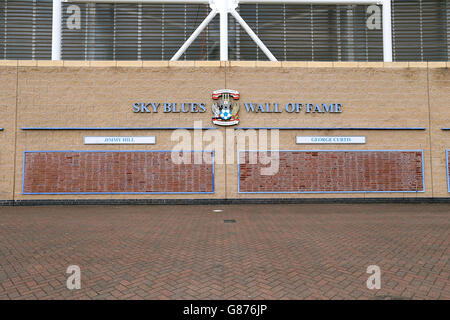 Eine allgemeine Ansicht der Sky Blues Wall of Fame In der Ricoh Arena Stockfoto