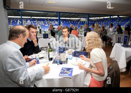 Fußball - Himmel Bet Meisterschaft - lesen gegen Leeds United - Madejski-Stadion Stockfoto