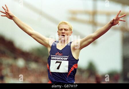 Leichtathletik - Securicor Games, Sheffield. Iwan Thomas feiert die 400 Meter, Sheffield Stockfoto