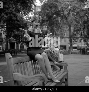 Fernsehen - Batgirl - Yvonne Craig - London Stockfoto