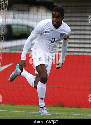 Fußball - International freundlich - England U16 V Vereinigte Staaten U16 - St George's Park. Ryan Sessegnon (Fulham) aus England der U16 feiert den Torreigen Stockfoto