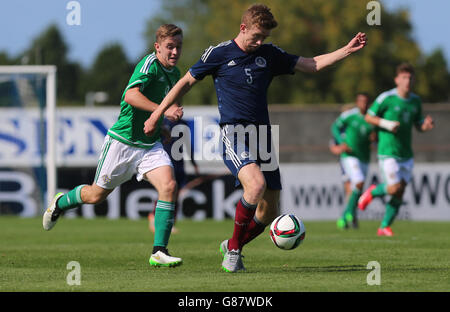 Fußball - UEFA Euro unter 21 WM - Qualifikation - Gruppe drei - Nordirland V Schottland - Mourneview Park Stockfoto