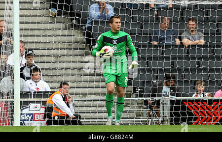 Fußball - Sky Bet Championship - MK Dons / Birmingham City - Stadion:mk. Birmingham City Torwart Tomasz Kuszczak in Aktion Stockfoto