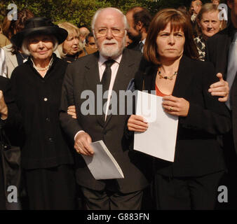 Asiatischer Tsunami-Gedenkdienst - St. Paul's Cathedral. Lord and Lady (links) Attenborough. Stockfoto