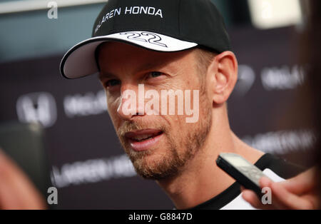 Motorsport - Formel-1-Weltmeisterschaft - Großer Preis Von Italien 2015 - Paddock Day - Monza Circuit. McLaren's Jenson Button beim Fahrerlager-Tag für den Großen Preis von Italien 2015 in Monza, Italien. Stockfoto