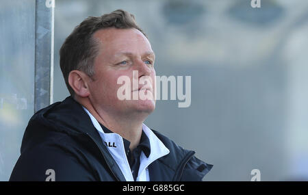 Fußball - UEFA Euro Under 21 Championships - Qualifikation - Gruppe 3 - Nordirland - Schottland - Mourneview Park. Nordirland-Manager Jim Magilton während des UEFA European Championships Qualifying-Spiels 2017 im Mourneview Park, Lurgan. Stockfoto