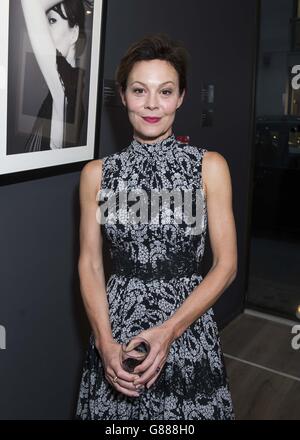 Helen McCrory nimmt an einer privaten Ausstellung zur Unterstützung der Sir Hubert von Herkomer Arts Foundation in der Alon Zakaim Fine Art Gallery in London Teil. Stockfoto