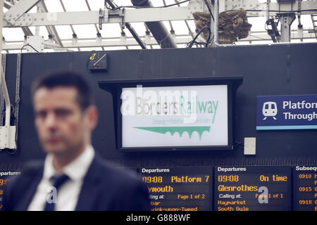 Meilenstein der Königlichen Herrschaft. 294 Millionen Scottish Borders Railway. Stockfoto