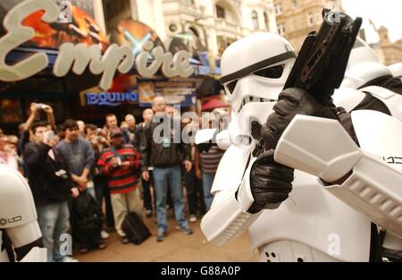 Star Wars - Episode 3: Rache der Sith - UK-Premiere - Odeon Leicester Square Stockfoto