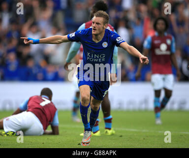 Jamie Vardy von Leicester City feiert sein zweites Tor im Spiel der Barclays Premier League im King Power Stadium, Leicester. Stockfoto