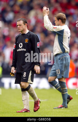 Fußball - FA Cup - Finale - Arsenal gegen Manchester United - Millennium Stadium. Wayne Rooney von Manchester United läuft abseits des Platzes Stockfoto
