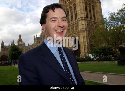 Neuer Schattenkanzler George Osborne - Houses of Parliament. Neuer Schattenkanzler George Osborne, 33. Stockfoto