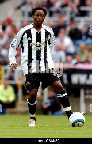 Fußball - FA Barclays Premiership - Newcastle United / Chelsea - St James' Park. Celestine Babayaro, Newcastle United Stockfoto