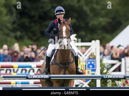 Der britische Nicola Wilson auf One Two viele am vierten Tag der Longines FEI European Eventing Championships 2015 in Blair Castle, Schottland. Stockfoto