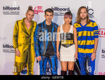 Musikern Cole Whittle, Joe Jonas, JinJoo Lee und Jack Lawless von DNCE im Jahr 2016 Billboard Music Award Stockfoto