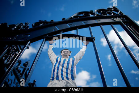 Fußball - Barclays Premier League - West Bromwich Albion gegen Southampton - The Hawthorns. Jeff Astle Gates vor den Hawthorns während des Spiels der Barclays Premier League im Hawthorns, West Bromwich. Stockfoto