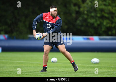 Der englische Kieran Brookes während einer Trainingseinheit im Pennyhill Park, Bagshot. Stockfoto