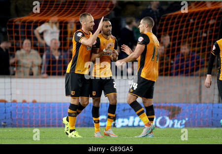 Hull City's David Meyler (links) feiert das Eröffnungstreffer mit Jake Livermore (rechts) und Ahmed Elmohamady während des Capital One Cup, dem dritten Rundenspiel im KC Stadium, Hull. Stockfoto