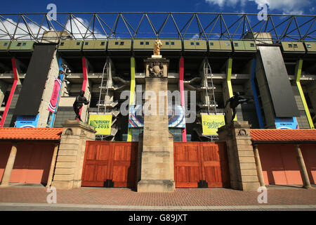 England gegen Wales - Rugby-Weltmeisterschaft 2015 - Pool A - Twickenham Stadium. Eine allgemeine Ansicht des Twickenham Stadions, vor dem Rugby-Weltcup-Spiel im Twickenham Stadium, London. Stockfoto