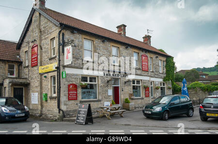 Bischof Sutton ein Somerset Dorf in die Chew Valley Somerset England The Red Lion Pub Stockfoto