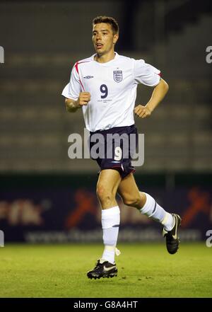 Fußball - Toulon-Turnier 2005 - Gruppe B - England gegen Tunesien - Stade Mayol. Darren Ambrose aus England Stockfoto