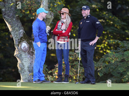 Golf - Alfred Dunhill Links Championship - Tag Zwei - Kingsbarns. Ronan Keating und Frau Storm mit Lee Westwood (rechts) am zweiten Tag der Alfred Dunhill Links Championship in Kingsbarns, Fife. Stockfoto