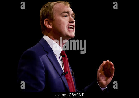 Tim Farron, Vorsitzender der Liberaldemokraten, hält seine Grundsatzrede auf der Jahreskonferenz der Liberaldemokraten im Bournemouth International Centre. Stockfoto