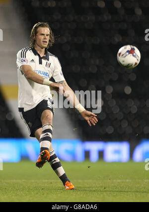 Fußball - Capital One Cup - Dritte Runde - Fulham gegen Stoke City - Craven Cottage. Fulhams Richard Stearman Stockfoto