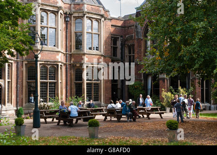 Oxford Union, der weltweit renommiertesten Debattierclub, Garten Stockfoto