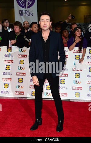 Nick Grimshaw kommt für die Pride of Britain Awards 2015 im Grosvenor House, Park Lane, London an. DRÜCKEN SIE VERBANDSFOTO. Bilddatum: Montag, 28. September 2015. Siehe PA Story Pride. Das Foto sollte lauten: Ian West/PA Wire Stockfoto