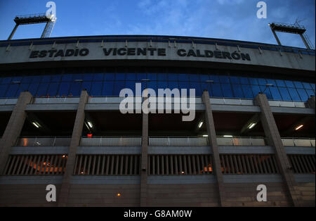 Fußball - UEFA Champions League - Gruppe C - Atletico Madrid / SL Benfica - Vicente Calderon. Vor dem Vicente Calderon-Stadion von Atletico Madrid Stockfoto