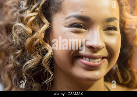 Mobo Awards 2015 Nominierungen - London. Ella Eyre bei den Mobo Awards 2015 Nominierungen, bei Ronnie Scott's, London. Stockfoto