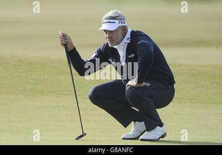 Darren Clarke auf dem 3. Green am dritten Tag der Alfred Dunhill Links Championship am Old Course, St Andrews. Stockfoto