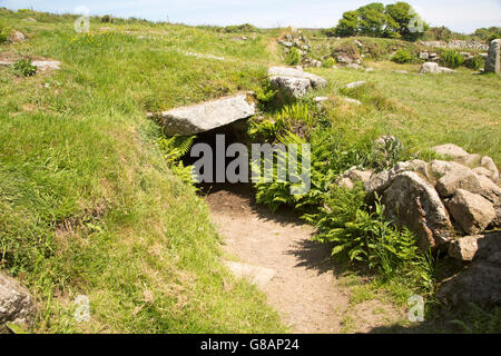 Eingang zum unterirdischen Fogue Tunnel, Carn Euny prähistorischen Dorf, Cornwall, England, UK Stockfoto