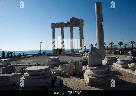 Ruinen der Tempel des Apollo in Side, Antalya Provinz, an der südlichen Mittelmeerküste der Türkei Stockfoto