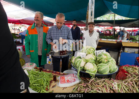 Türkei, outdoor-Markt in Alanya der Verkäufer Stockfoto