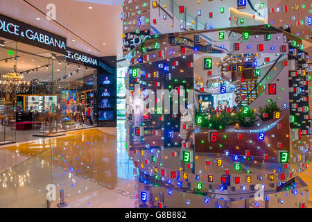 Tatsuo Miyajima HOTO Skulptur in die Kristalle Mall in Las Vegas anzeigen Stockfoto