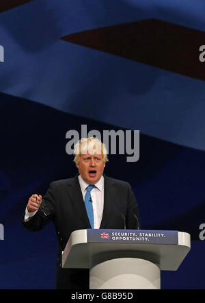 Boris Johnson, Abgeordneter von Uxbridge, hält seine Rede vor der Konferenz der Konservativen Partei in Manchester Central. Stockfoto